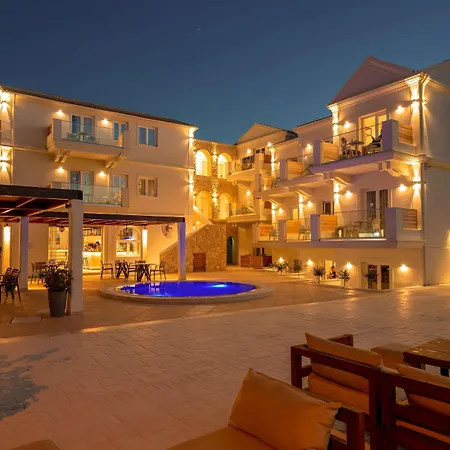 Ekati Mare Boutique & Hotel 4*