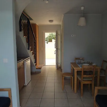 Ekati Mare Boutique & Kávos