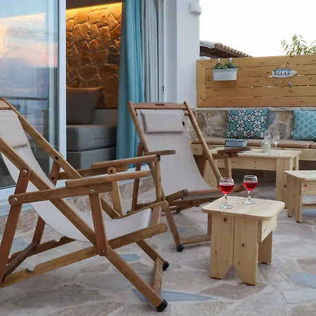 Ekati Maizonettes 4*