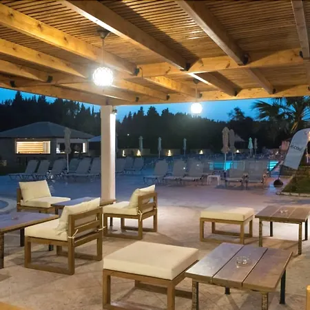 Ekati Maizonettes Hotell