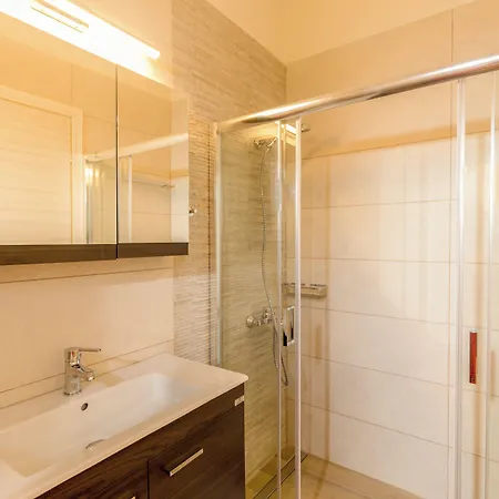 Hotell Ekati Maizonettes