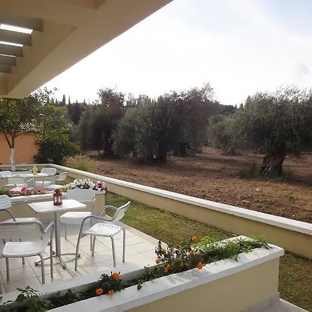 Hotell Ekati Maizonettes 4*