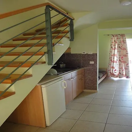 Hotell Ekati Maizonettes Kávos