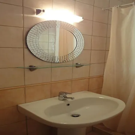 Hotell Ekati Maizonettes 4*