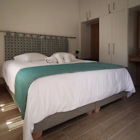 Ekati Maizonettes Hotel