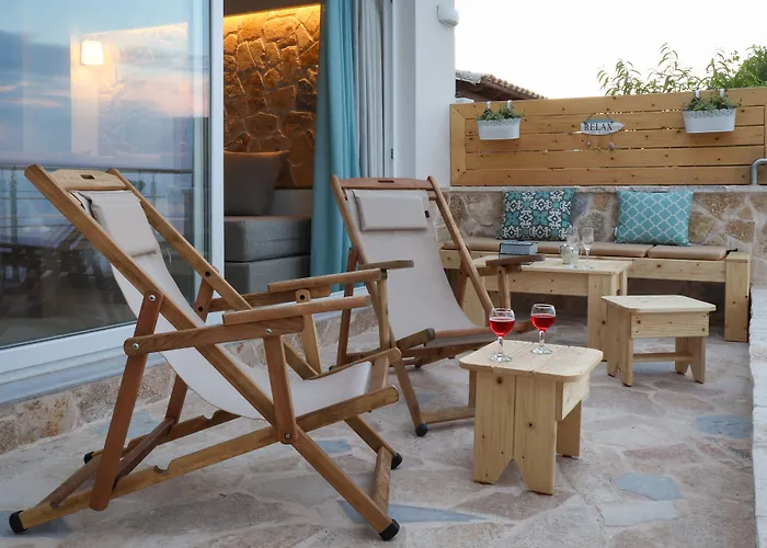 Ekati Maizonettes 4*