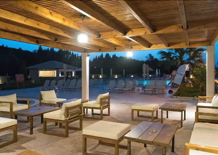 Ekati Maizonettes Hotell