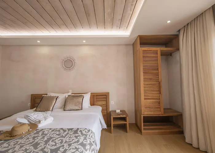 Ekati Mare Boutique & ホテル 4*